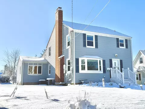99 Robbins Dr, Wethersfield, CT 06109
