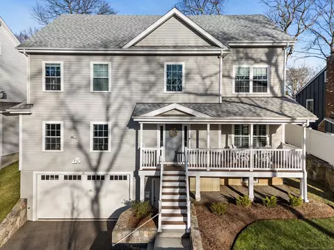 91 Lawton Ave, Stamford, CT 06907