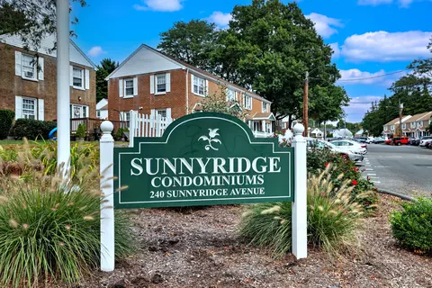 240 Sunnyridge Ave #59, Fairfield, CT 06824
