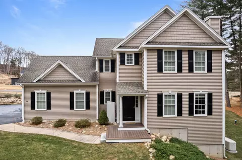 16 Dickinson Rd, Glastonbury, CT 06073