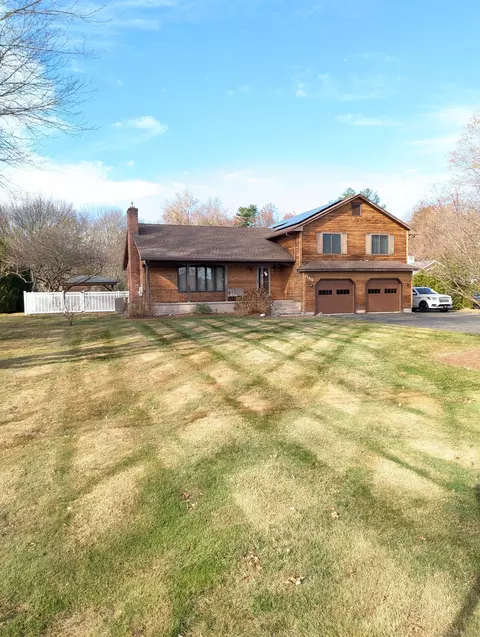 1145 North St, Suffield, CT 06078