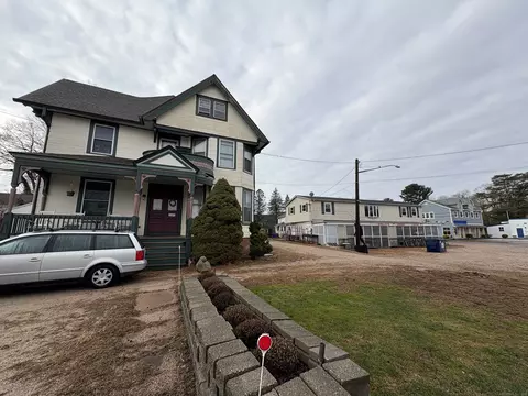 215 Main St, Branford, CT 06405