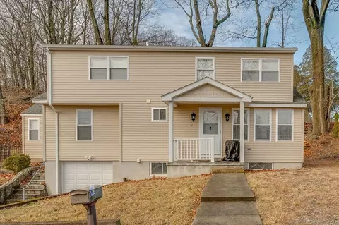 14 Indian Ave, Derby, CT 06418