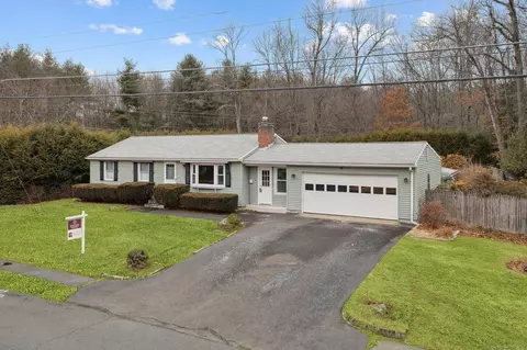 11 Oakwood St, Enfield, CT 06082