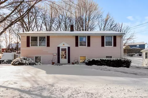 207 Prindle Ave, Ansonia, CT 06401