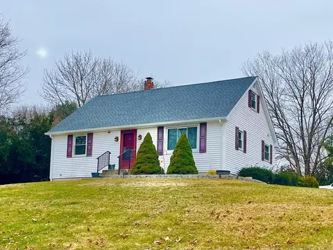 3 Carolina Dr, Montville, CT 06370