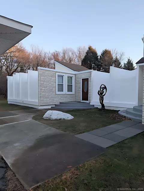 709 Wolcott Rd, Bristol, CT 06010