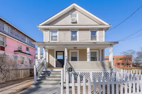 11 Burritt Ave, Norwalk, CT 06854