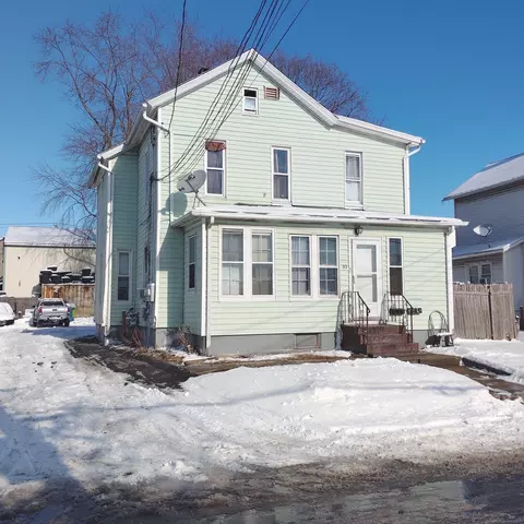33 Chestnut St, Danbury, CT 06810
