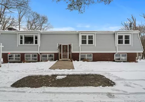118 Hart Rd, Guilford, CT 06437