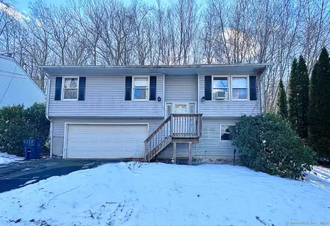 47 Hosier Rd, Plymouth, CT 06782