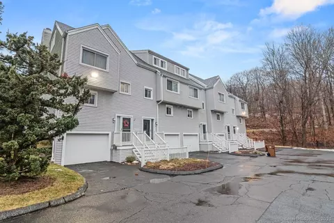 50 Country Pl #50, Shelton, CT 06484