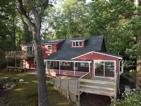 493 Babbs Rd, Suffield, CT 06093