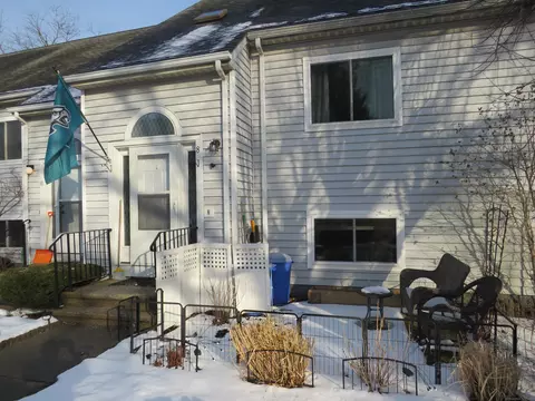 8 Clubhouse Dr #8, Cromwell, CT 06416