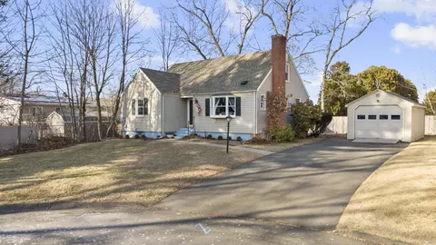 10 Fern St, Cromwell, CT 06416