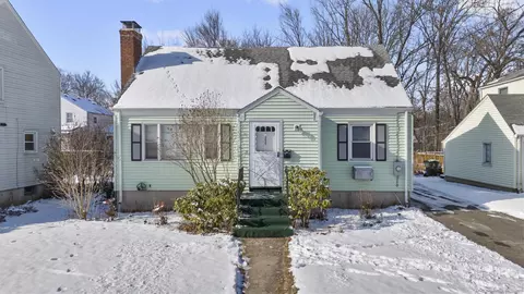 295 Oakwood Ave, West Hartford, CT 06110