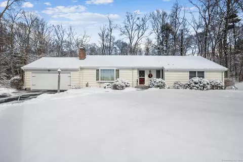 36 Carriage Dr, Avon, CT 06001