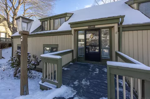 93 Heritage Vlg #A, Southbury, CT 06488