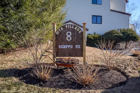 8 Scuppo Rd #5, Danbury, CT 06811