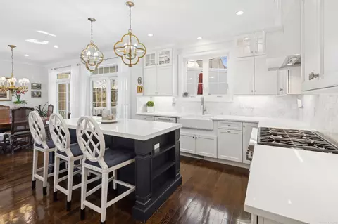 159 Colonial Rd #11, Stamford, CT 06906