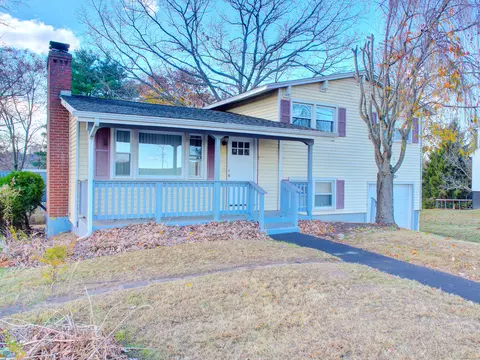 1001 Middle St, Middletown, CT 06457