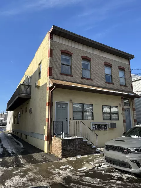 64 Liberty St, Stamford, CT 06902