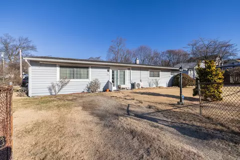 11 Ryan Ave, Norwalk, CT 06854