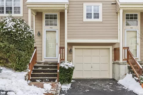 902 Foxboro Dr #902, Norwalk, CT 06851