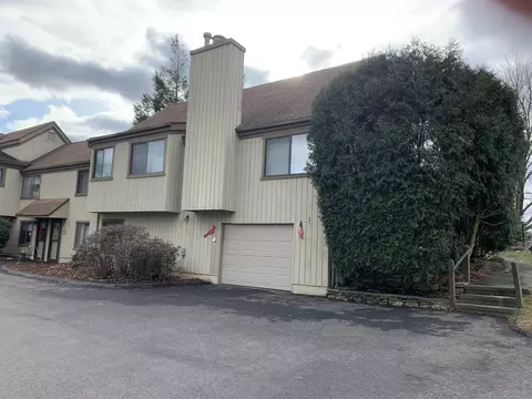 773 Pontiac Ln #B, Stratford, CT 06614