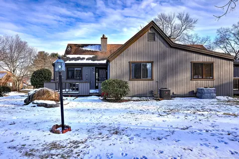 285 Agawam Dr # B, Stratford, CT 06614