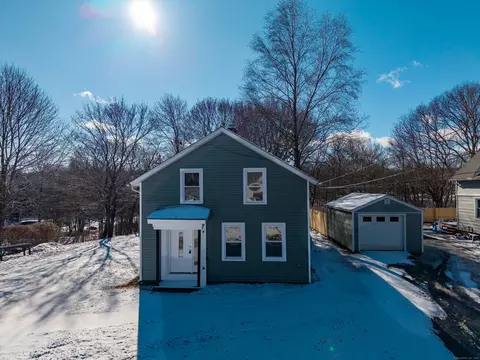 41 Maple Avenue Ext, Montville, CT 06382