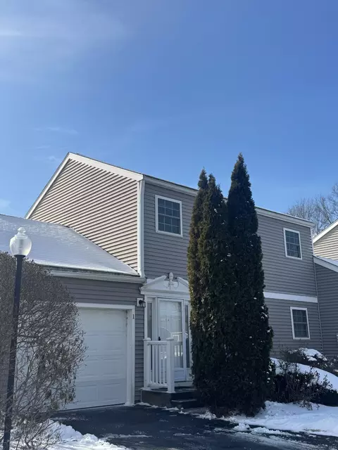 1 Hawthorne Ln #1, Bloomfield, CT 06002