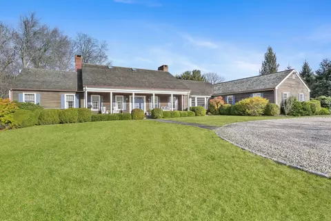 792 Hulls Farm Rd, Southport, CT 06890