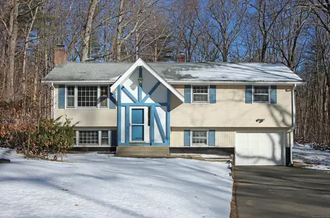 6 Lucerne Dr, Willington, CT 06279