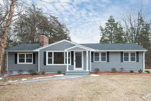 655 Skokorat Rd, Beacon Falls, CT 06403