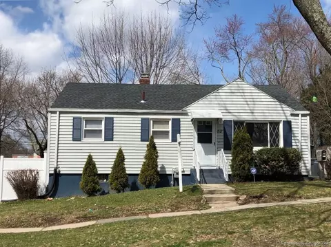 80 Hebron St, Hartford, CT 06112