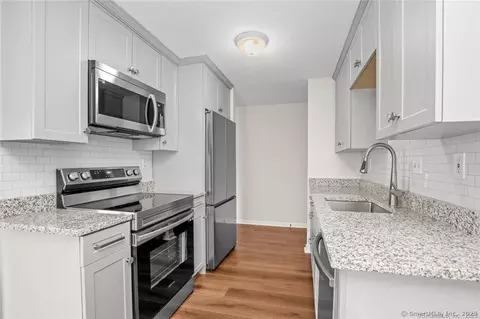 45 Jefferson Rd #2-16, Branford, CT 06405