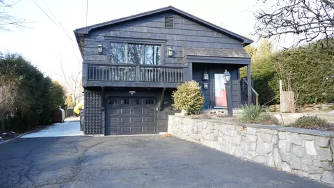18 Melrose Ave, Danbury, CT 06810