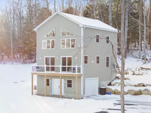 461 Brayman Hollow Rd, Pomfret, CT 06259