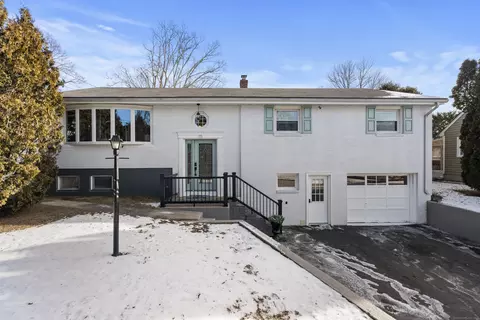 15 Elrin Pl, New London, CT 06320