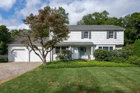 520 Hoyt St, Darien, CT 06820
