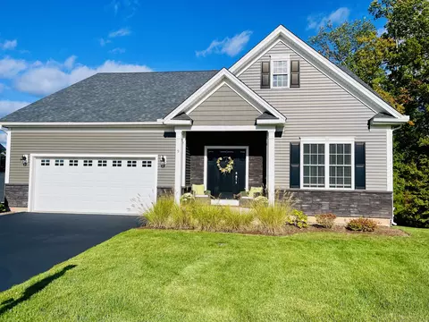9 Watch Hill Dr #9, Enfield, CT 06082
