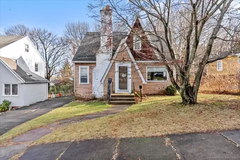 229 Park Terrace Ave, West Haven, CT 06516