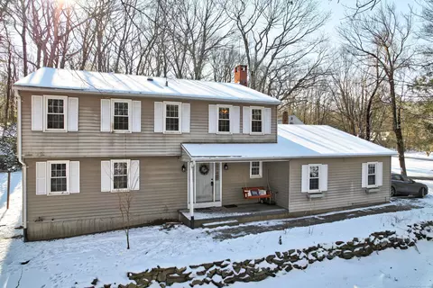 6 Chiswick Ln, Barkhamsted, CT 06063