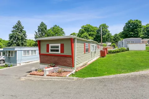 42 Miry Brook Rd #TRLR 5, Danbury, CT 06810