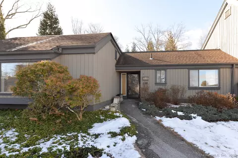 301 Heritage Vlg #A, Southbury, CT 06488