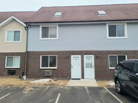 1306 Meriden Rd # 9, Waterbury, CT 06705