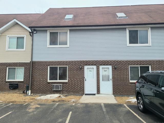 1306 Meriden Rd # 9, Waterbury, CT 06705 | 22 Photos - Movoto