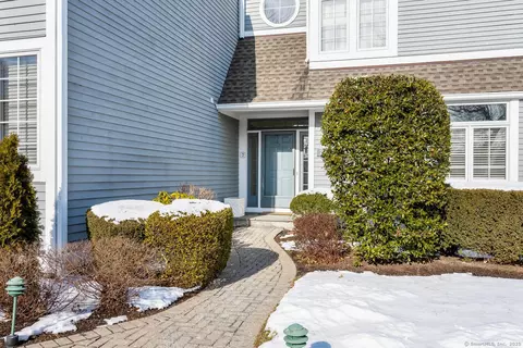 7 Hale Ln #7, Darien, CT 06820