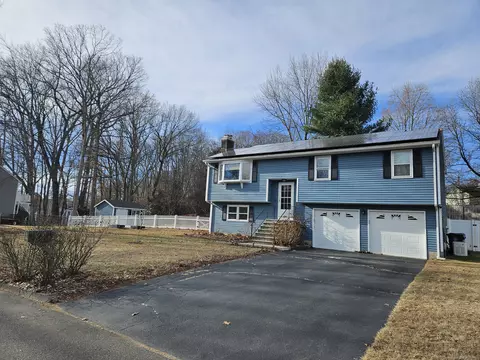 75 Harold Rd, Farmington, CT 06032